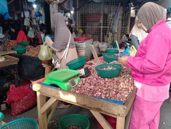 Harga Bawang Merah Naik di Binjai, Cabai Merah Turun