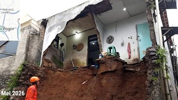 Tergerus Longsor, Dinding Rumah Warga Bogor Jebol