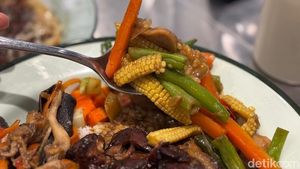 Sedapnya Nasi Hor Fun hingga Nasi Gunting Kari di Tengah Perkantoran