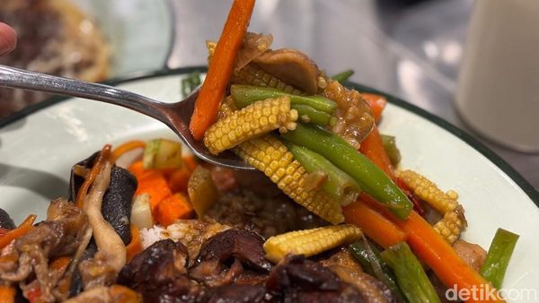 Sedapnya Nasi Hor Fun hingga Nasi Gunting Kari di Tengah Perkantoran