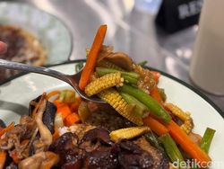 Sedapnya Nasi Hor Fun hingga Nasi Gunting Kari di Tengah Perkantoran
