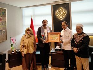 Fadli Zon Bertemu Delegasi Palestina di Kemenbud, Tegaskan Dukungan Kemerdekaan