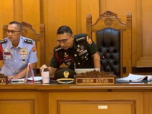 Video Saat Hakim Ejek Cara Terdakwa Nyiram Air Keras di Kasus Andrie Yunus