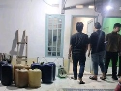Polisi Amankan Ratusan Liter BBM Diduga Oplosan di Kontrakan Bengkulu