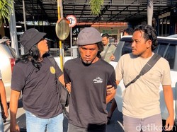 Badut Penjual Balon Bunuh Ibu Mertua-Lukai Istri Ditangkap di Surabaya