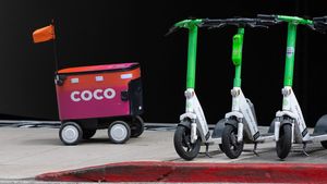 Teknologi Robot Antar Makanan Makin Marak di AS