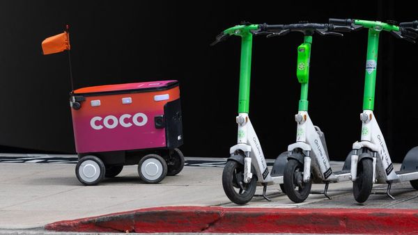 Teknologi Robot Antar Makanan Makin Marak di AS