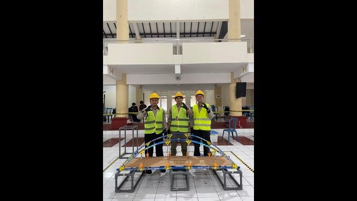 Tim UM Menyelesaikan Perakitan Tercepat diantara Tim Finalis lainnya dg waktu Perakitan 52 menit