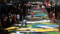 Warna-warni Mural Hiasi Kota Jelang Piala Dunia