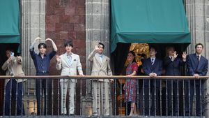 Lautan ARMY Ramaikan Kunjungan BTS ke Istana Nasional Meksiko