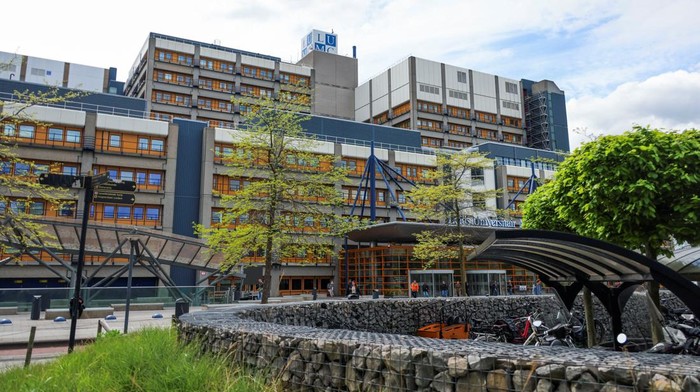 CRUISESHIP-HANTAVIRUS/NETHERLANDS-HOSPITAL Exterior of the University Medical Center, after the luxury cruise ship MV Hondius has been hit by an outbreak of the deadly hantavirus, in Leiden, Netherlands, May 6, 2026. REUTERS/Nicolas Economou