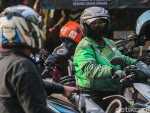 Asosiasi Ojol Desak Gojek-Grab Patuhi Aturan Komisi 8%