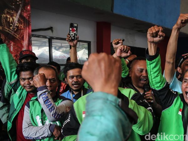 Driver Ojol Sambut Aturan Baru Potongan Aplikasi 8 Persen
