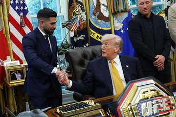 Saat Ilia Topuria Nge-roasting Donald Trump