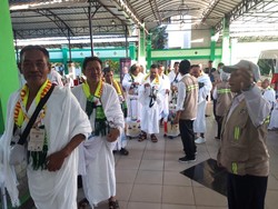 Mendarat di Jeddah, Calhaj Jateng Kenakan Ihram Sejak dari Asrama Donohudan