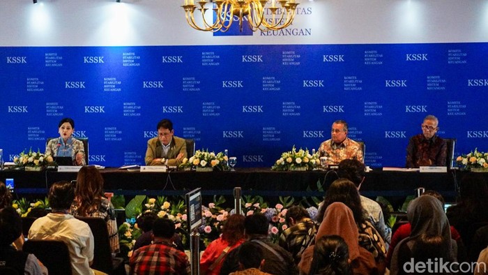 Konferensi Pers KSSK II 2026 digelar di instansi Otoritas Jasa Keuangan, Jakarta, Kamis (7/5/2026). Kegiatan ini dihadiri Menteri Keuangan Purbaya Yudhi Sadewa, Gubernur Bank Indonesia Perry Warjiyo, Ketua Dewan Komisioner OJK Friderica Widyasari Dewi, serta Ketua Lembaga Penjamin Simpanan Anggito Abimanyu.