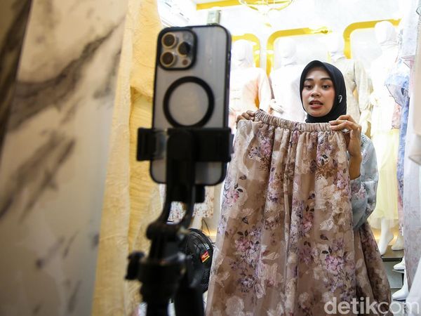 Pedagang Online Keluhkan Biaya Ongkir Baru Marketplace