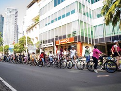 Girls Ride for Kartini Day! Kompak Gowes Pakai Outfit Tradisional
