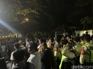 Penjelasan Pemprov NTB-Rektor Unram soal Nobar Pesta Babi Dibubarkan