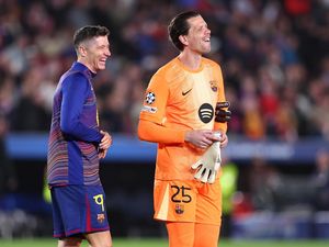 Szczesny: Lewandowski ke Juventus? Lebih Baik Pensiun Saja