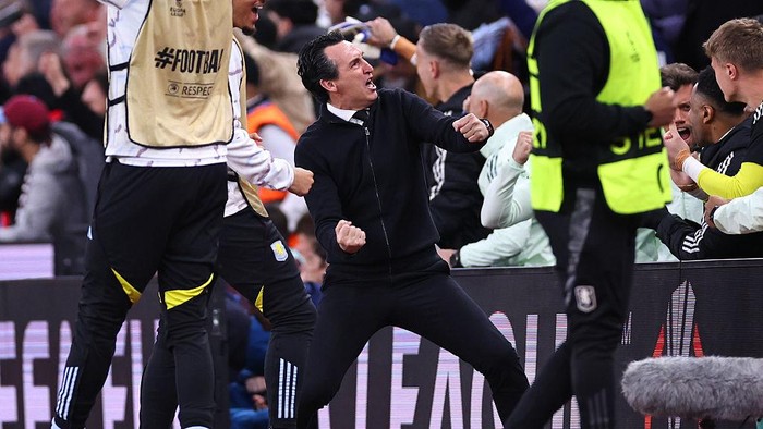BIRMINGHAM, ENGLAND - MAY 7: Unai Emery manger / head coach of Aston Villa celebrates during the UEFA Europa League 2025/26 Semi-Final Second Leg match between Aston Villa FC and Nottingham Forest FC at Villa Park on May 7, 2026 in Birmingham, United