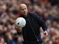 Arne Slot Terima Liverpool Disoraki Usai Imbang Lawan Chelsea