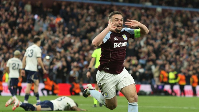 BIRMINGHAM, ENGLAND - MAY 7: John McGinn of Aston Villa celebrates after scoring Villas 4th goal during the UEFA Europa League 2025/26 Semi-Final Second Leg match between Aston Villa FC and Nottingham Forest FC at Villa Park on May 7, 2026 in Birmin