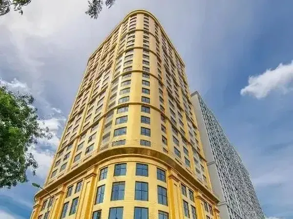 Potret Jeroan Hotel Berlapis Emas 24 Karat, Perabotannya Super Mewah!