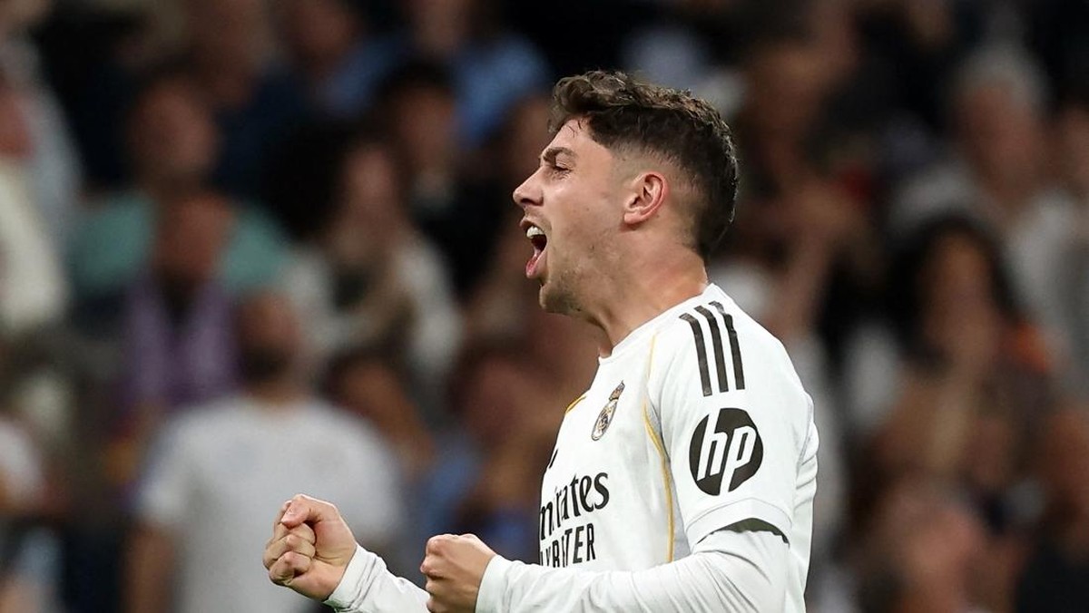 Federico Valverde terluka kepalanya karena menghantam meja, bukan dipukul Tchouameni. (REUTERS/Gonzalo Fuentes)