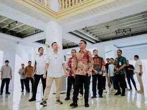 Wawalkot Zakiyuddin Pamerkan Gedung Warenhuis ke Raffi Ahmad