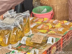 Harga Minyak Goreng Subsidi Capai Rp 20.000/Liter di Palembang