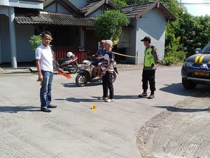 Detik-detik Husein Eks Aktivis Pati Dihajar Pria Tak Dikenal Saat Beli Sate