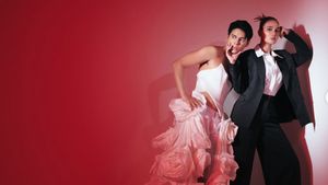 Foto Couple Anti Mainstream! Luna Maya Pakai Jas, Maxime Bergaun Putih