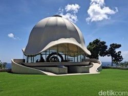 Sempat Disegel gegara Perizinan, Proyek di Tebing Pantai Suluban Berlanjut