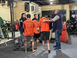 Modus Penadah HP Curian di Bekasi: Pakai Aluminum Foil buat Tangkal Sinyal