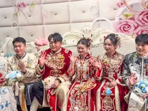 Tak Terpisahkan, Viral Momen Pria Kembar Tiga Gelar Pernikahan Bersama
