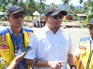 Andre Rosiade Kawal Pembangunan Jembatan Anduring Kayu Tanam Sumbar