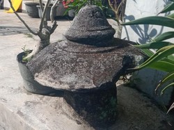 Cerita Batu Chattra Candi Jadi Hiasan di Pekarangan Rumah Warga Klaten