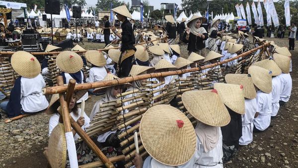 Festival Calung Renteng Jadi Ajang Pelestarian Budaya Lokal