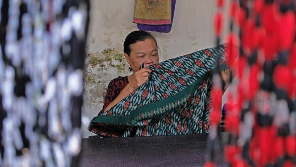 Industri Sarung Goyor Terdampak Konflik Timur Tengah