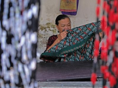 Industri Sarung Goyor Terdampak Konflik Timur Tengah