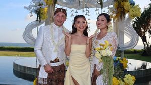 Jennifer Coppen Menangis Haru Dampingi Ayah Menikah di Bali