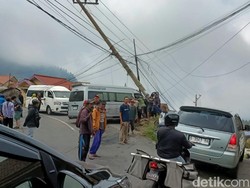 Kesaksian Warga Saat Hiace Kecelakaan di Jalur Bromo Disopiri Penumpang