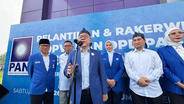 Zulhas Minta Kader Kerja Keras Jadikan PAN 3 Besar di Banten