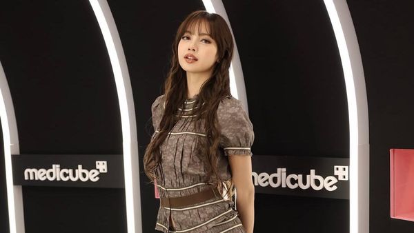 Lisa BLACKPINK Bikin Netizen Gak Sabar Nonton Piala Dunia FIFA 2026