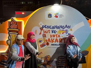 Diguyur Hujan, Warga Tetap Antusias Ramaikan Pencanangan HUT ke-499 Jakarta