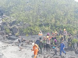 1 Pendaki Ditemukan Tewas Tertimbun Abu Letusan Gunung Dukono, 2 Masih Dicari