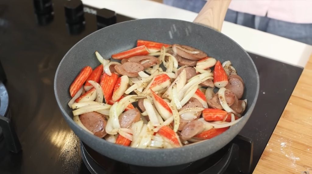 Resep pizza mentai teflon ala Chef Davina Hermawan untuk sajian akhir pekan