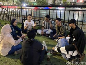 Uniknya Perkumpulan Orang Tak Saling Kenal Bermain-Lepas Penat di Semarang