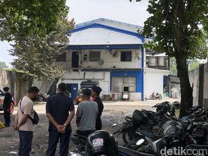 Paniknya Warga Kalasan Ngungsi Tengah Malam gegara Gas Amonia Pabrik Es Bocor